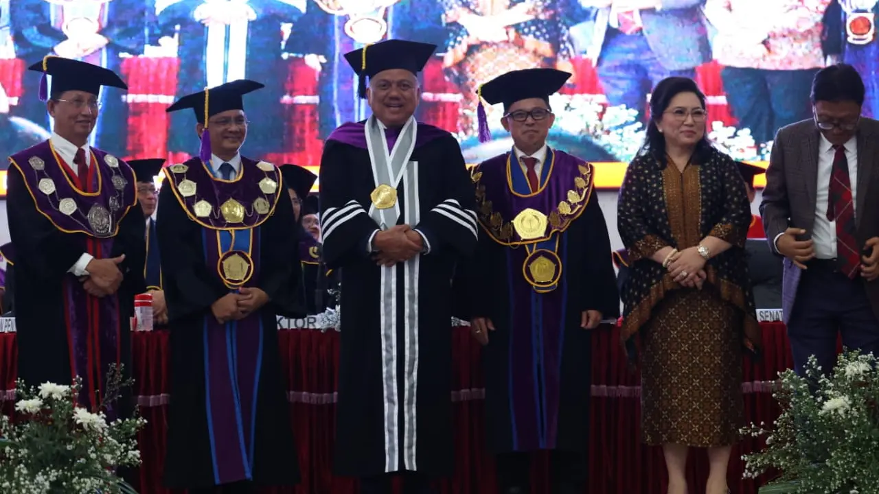 Gubernur Sulut Olly Dondokambey Penerima Pertama Gelar Doktor Honoris Causa dari Unsrat