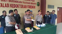 Kabid Humas Polda Metro Jaya Kombes Argo Yuwono merilis penungkapan kasus bandar narkoba industri rumahan. (Liputan6.com/Nanda Perdana Putra)