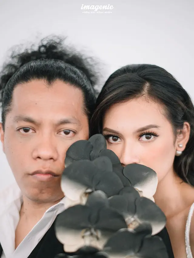 Baru Diposting, Ini 7 Prewedding Romantis Indah Permatasari dan Arie Kriting