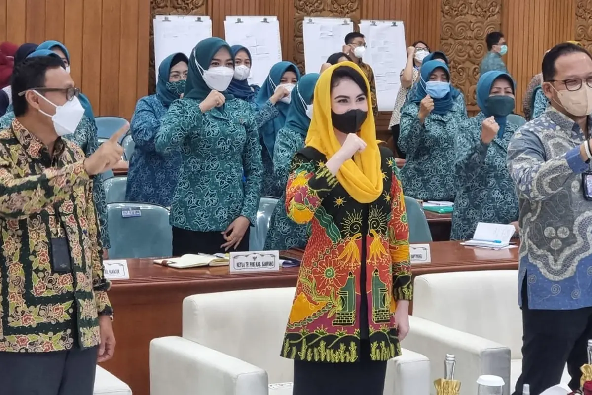 Ketua Tim Penggerak (TP) PKK Jatim Arumi Bachsin (Dian Kurniawan/Liputan6.com).