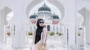 Shireen Sungkar tampak mengunggah momen selama di Banda Aceh. Dirinya juga tak melewatkan waktu untuk berkunjung ke Masjid Baiturrahman Banda Aceh. (Liputan6.com/IG/@shireensungkar)