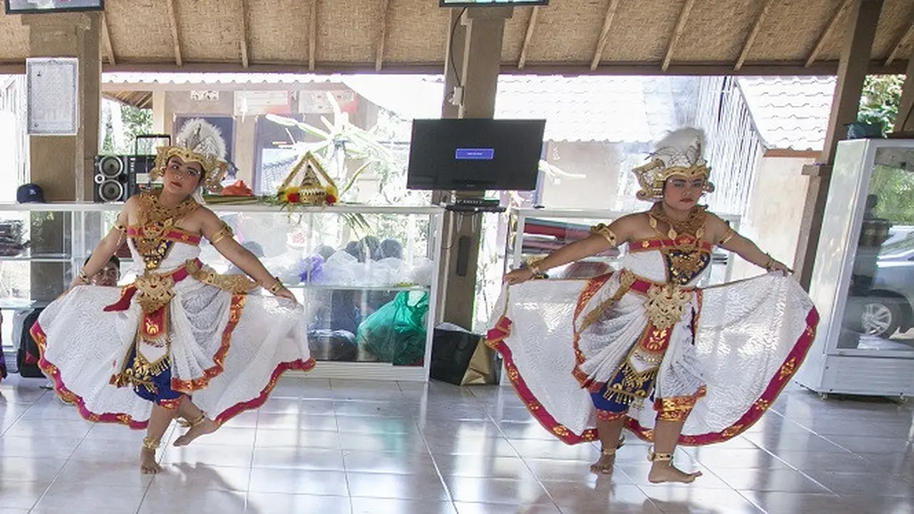 Potret Tari Bebila, Tarian Ceria Dalam Hening Anak-Anak Kolok