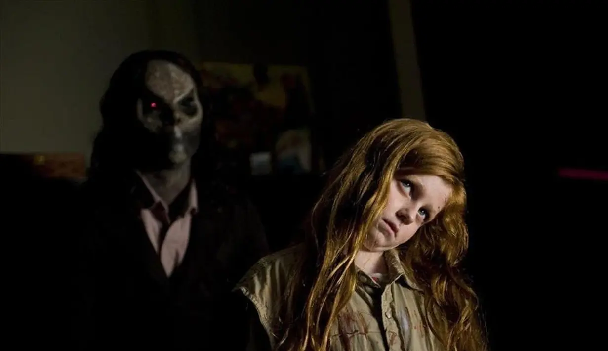 Insidious dan Sinister sendiri sama-sama bertempatkan di supernatural realm. Jadi tak ada alasan kedua film ini sulit untuk digabungkan. (Geek Smash)