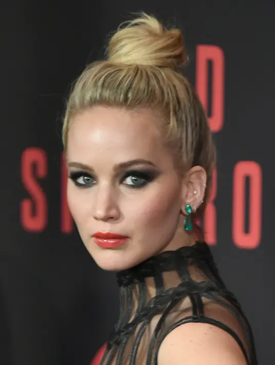 Jennifer pun mengaku bahwa ia hanya melakukan ritual perawatan kulit sederhana setiap harinya. (DIMITRIOS KAMBOURIS  GETTY IMAGES NORTH AMERICA  AFP)