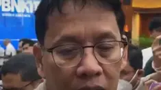Polemik mantan penerima beasiswa Lembaga Pengelola Dana Pendidikan (LPDP) berinisial DS yang viral usai pernyataannya soal kewarganegaraan anak menuai respons tegas dari Menteri Keuangan Purbaya Yudhi Sadewa. Purbaya menyayangkan sikap tersebut, terlebih suami DS disebut belum menuntaskan kewajib...