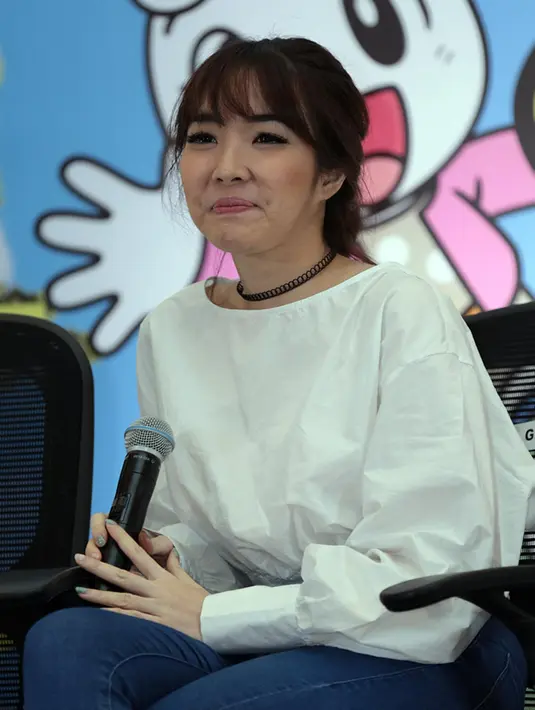 "Kalau ternyata dapat embel-embel seperti itu (Hot Mom) ya senang-senang aja. Enggak bermaksud gimana-gimana, tapi kan merawat diri sendiri memang harus. Ya buat diri sendiri aja," kata Gisella Anastasia. (Deki Prayoga/Bintang.com)