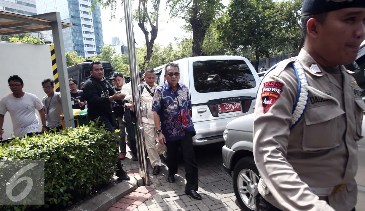Wakil Ketua DPRD DKI Jakarta Mohamad Taufik usai menjalani pemeriksaan KPK, Jakarta, Selasa (3/5/2016). Taufik diperiksa dalam kasus dugaan suap anggota DPRD DKI Jakarta terkait proyek reklamasi di Pantai Utara Jakarta. (Liputan6.com/Helmi Afandi)