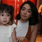 Putri Gading Marten dan Gisella Anastasia alias Gisel, Gempita Nora Marten. (Herman Zakharia/Liputan6.com)