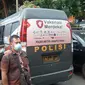 Simpatisan Rizieq Shihab dibawa ke Polda Metro Jaya, Senin (30/8/2021). (Liputan6.com/ Ady Anugrahadi)