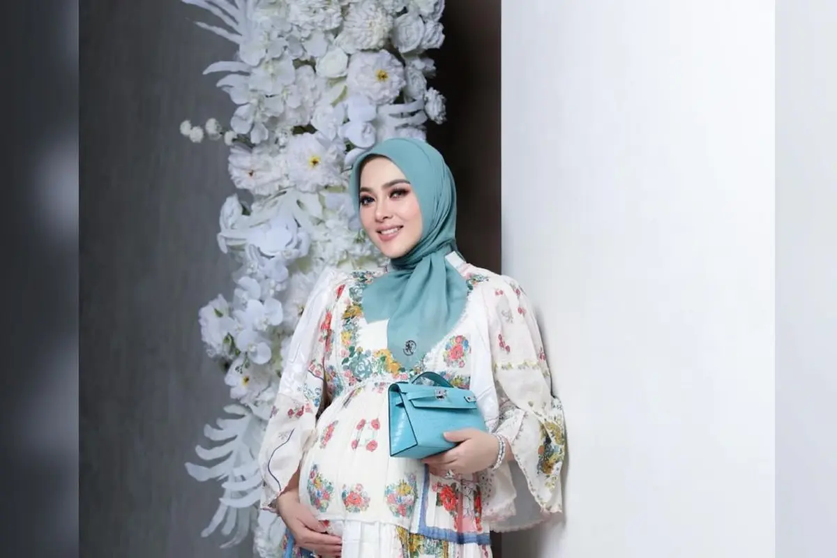 8 Potret Tampilan Public Figure Ungkap Kehamilan di Tahun 2024, Erina Gudono, Syahrini, hingga Nikita Willy