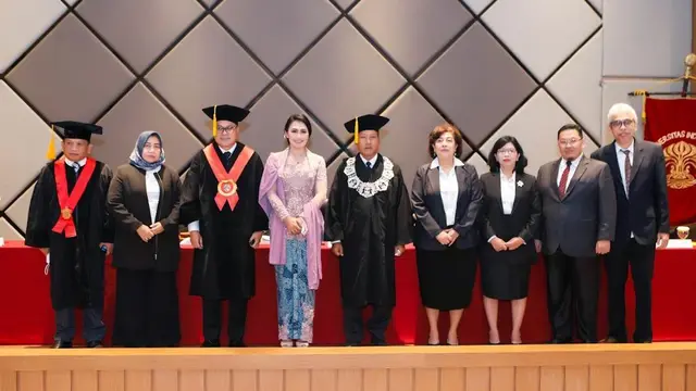 Brigita Manohara Sabet Rekor MURI usai lulus program doktoral di Fakultas Hukum UI.