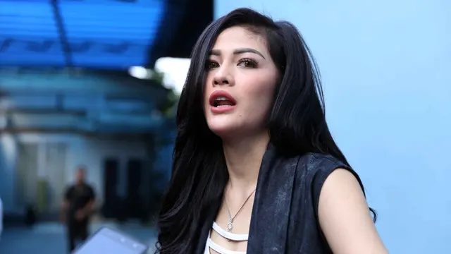 [Bintang] Hesty Klepek Klepek
