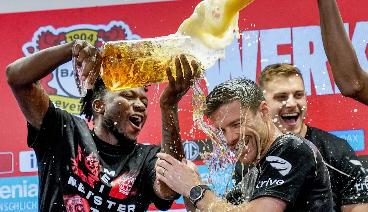 Hasil itu pun membuat Bayer Leverkusen kukuh berada di puncak klasemen sementara Bundesliga dengan nilai 79. (AP Photo/Martin Meissner)