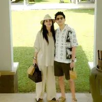 Gaya Resort Luna Maya dan Maxime Bouttier saat Anniversary Satu Bulan Pernikahan di Bali. [@lunamaya]