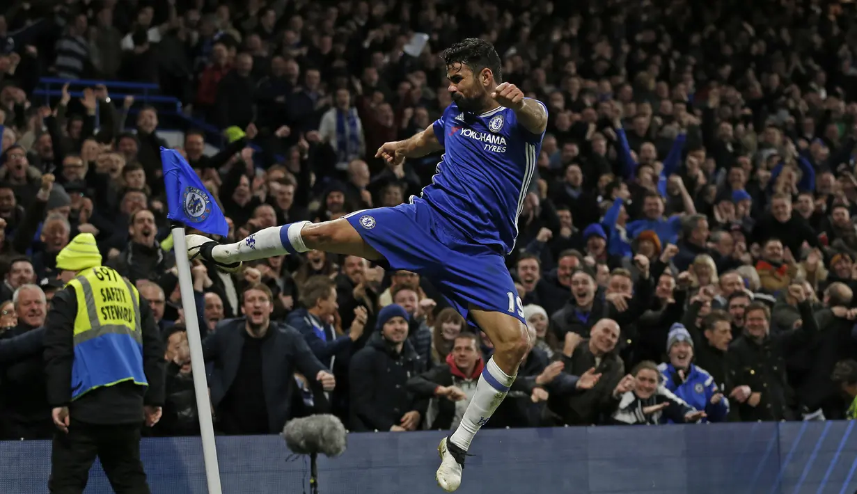 7. Diego Costa (Chelsea, 2014-2018). Memperkuat Chelsea dalam 89 penampilan, meraih 2 gelar Premier League dan 1 Piala Liga. Sosok striker yang mematikan dan dibenci para bek lawan saat bermain fokus. Mencetak masing-masing 20 gol saat Chelsea merebut 2 gelar Premier League. (AFP/Ian Kington)