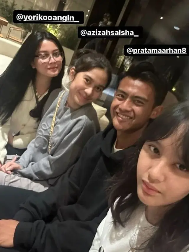 8 Momen Kepulangan Pratama Arhan dan Azizah Salsha Usai Menikah, Disambut Keluarga Besar