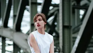 Fashion Item Esensial yang Bikin Tubuh Terlihat Lebih Tinggi