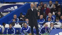 TANTANG - Pelatih Chelsea menantang Federasi Sepak bola Inggris (FA) untuk memberikan hukuman kepadanya. (Reuters / Paul Childs )