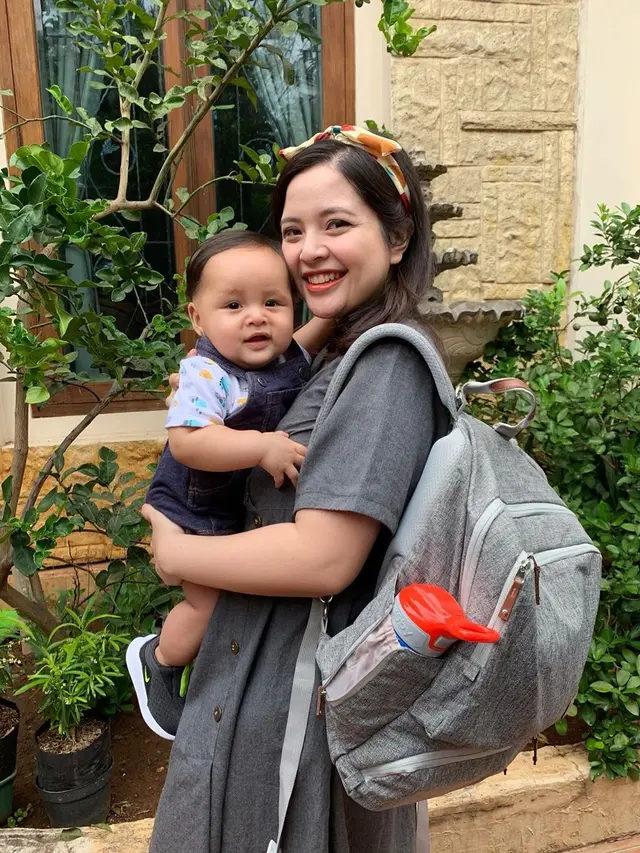 Jadi Mama Muda, Gaya 7 Artis Indonesia Ini Tetap Bak ABG