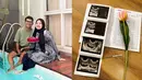 Musdalifah Basri membagikan sebuah foto berisi setangkai bunga, test pack dan hasil USG beserta pemeriksaan kehamilannya. Dalam caption unggahan tersebut, ia juga mengucapkan rasa syukurnya. "Alhamdulillah tahun 2023 diawali dengan kebahagiaan. Doain ya guys," tulisnya. (Liputan6.com/IG/@musdalifahbasri)