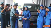 Pangkolinlamil Serahkan Mobil Operasional Jalasenastri