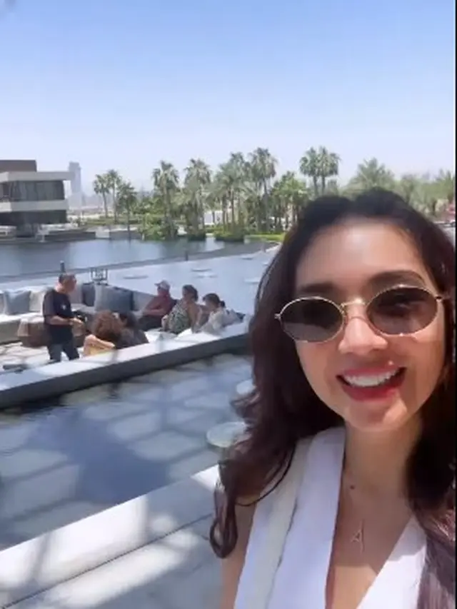 7 Momen Liburan Angel Karamoy di Dubai, Penampilannya Curi Perhatian