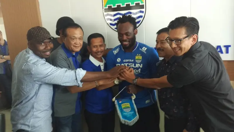 Michael Essien diperkenalkan sebagai pemain Persib Bandung. 