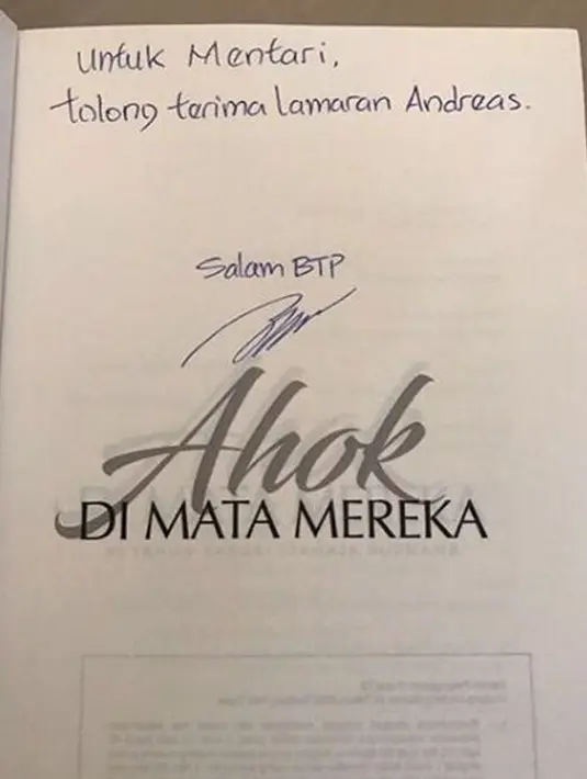Surat Basuki Tjahaja Purnama (Ahok) untuk Menteri agar menerima lamaran Andreas di buku Ahok Di Mata Mereka. (Instagram/@basukibtp)