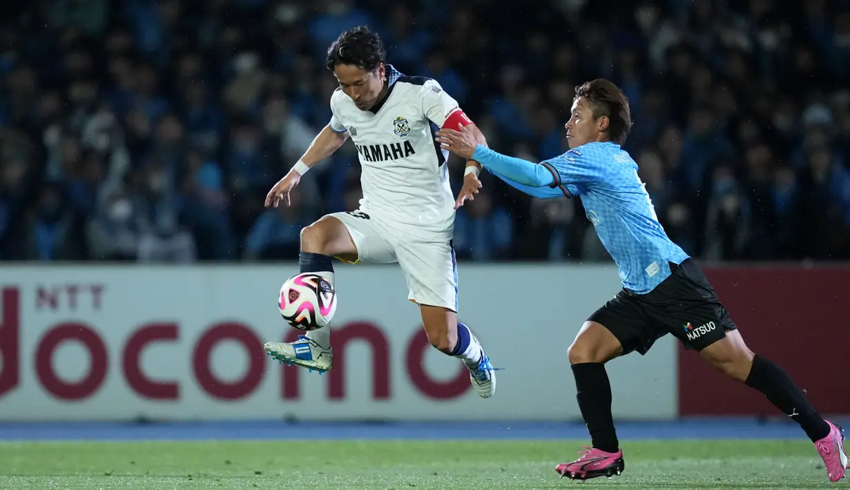 Sepuluh menit menjelang bubaran, satu gol dari masing-masing tim bertambah melalui tendangan penalti. Gol kemenangan Jubilo Iwata hadir pada menit ketujuh perpanjangan waktu babak kedua, lagi-lagi lewat penalti Ryo Germain (90+7'). Gol ini memastikan Jubilo Iwata menang 5-4 lawan Frontale dan Ryo Germain mencetak quat-trick. (Dok. J League)