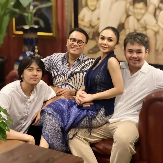 Potret Kebersamaan Yuni Shara dan Mantan Suami