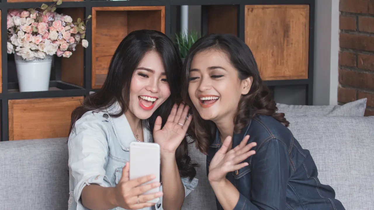 Ilustrasi greeting fans dengan idola