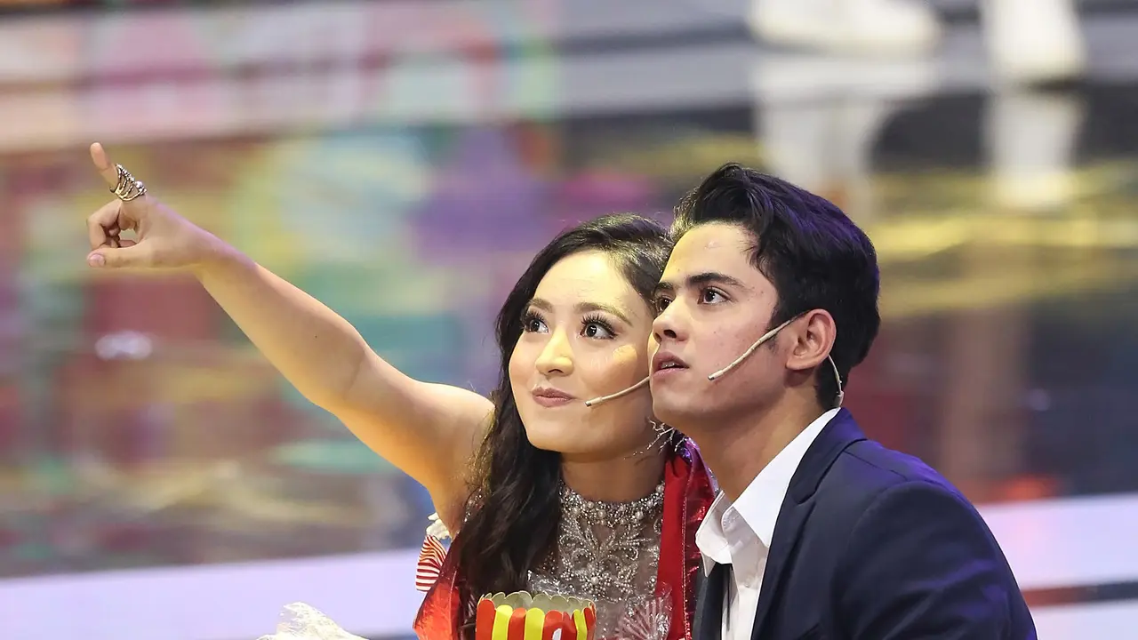 [Bintang] Romantisme Sinetron Musikal Siapa Takut Jatuh Cinta di Panggung SCTV Awards