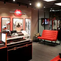 Store Make Up For Ever dengan konsep terbaru. (Sumber foto: Daniel Kampua/Bintang.com)