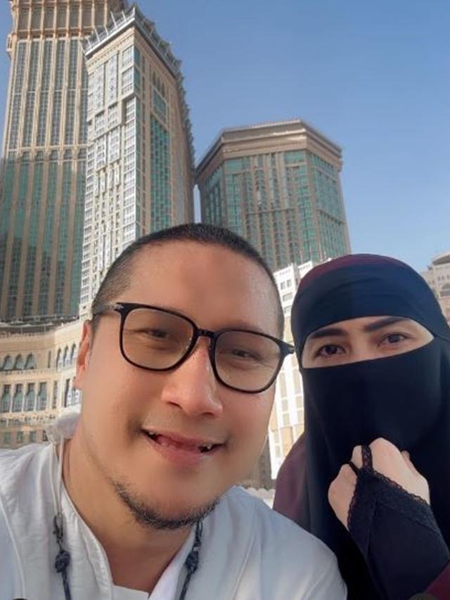 6 Artis Tanah Air Tunaikan Ibadah Haji 2023, Sahrul Gunawan Bareng Dine Mutiara