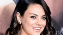 Tak hanya itu, dalam beberapa minggu kehamilannya, Mila Kunis memamerkan perut buncitnya ketika sedang berada di Los Angeles. (AFP/Bintang.com)