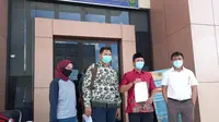 Empat dari enam tergugat memasukan gugatan ke PTUN Samarinda, Rabu (27/1/2021).