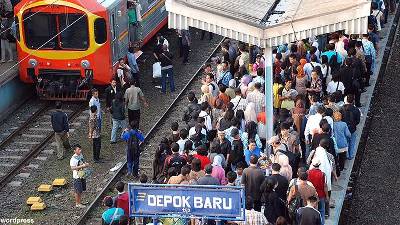 stasiun-depok-121126b.jpg