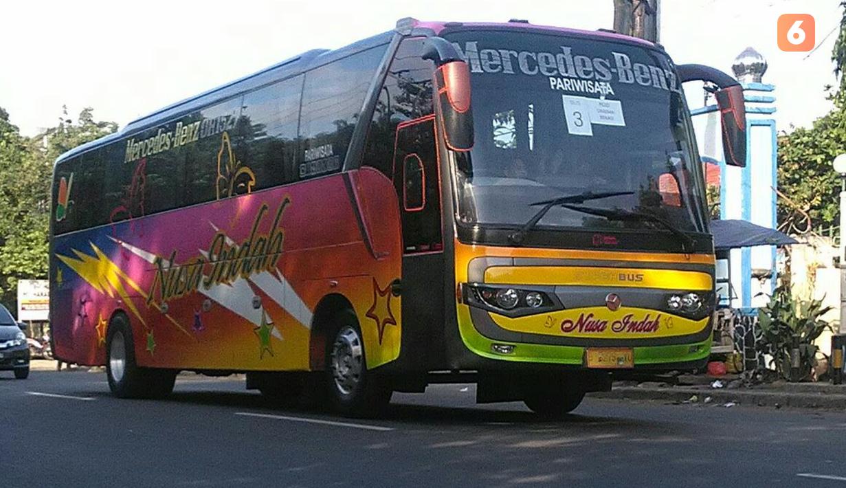 Superbus adalah bus yang diperkenalkan di IIMS 2011. Bus produksi karoseri New Armada ini memiliki desain unik. Keunikannya terletak pada lekukan bodinya, Pilar yang berbentuk bumerang dan Headlamp berbentuk unik yang kalau dilihat seakan sedang menggunakan kaca mata. Bus ini dibangun di atas sasis Mercedes-Benz OH 1526 dan dimiliki oleh PO Nusa Indah.