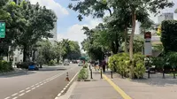 Jalan KH Wahid Hasyim, Jakarta Pusat sudah steril dari massa Reuni 212, Kamis (2/12/2021). Kawasan ini sempat dipadati sejumlah massa yang hendak menggelar Reuni 212 di Jakarta. (Liputan6.com/Yopi Makdori)