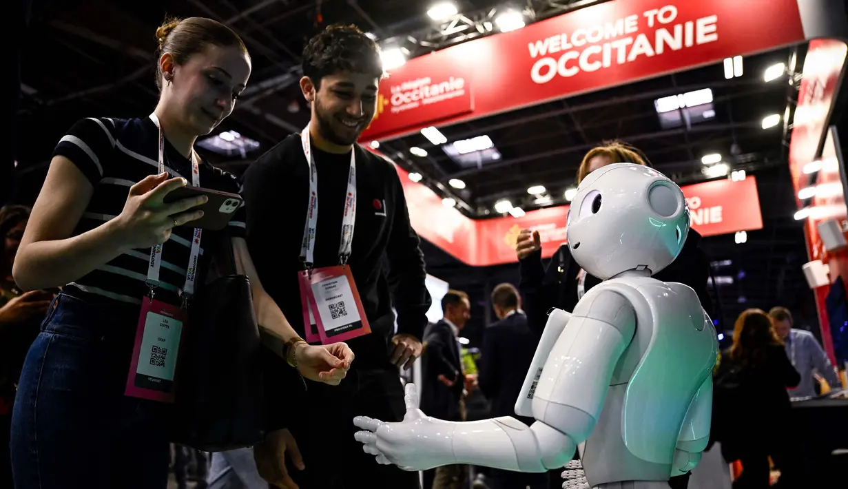 VivaTech merupakan acara yang menampilkan teknologi dan startup terbesar di Eropa yang diadakan di Prancis. (JULIEN DE ROSA/AFP)
