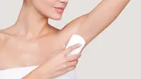 Masih merasa bau badan padahal sudah pakai deodoran? Jangan-jangan kamu melakukan 5 hal ini! (Via: today.com)