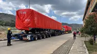 Kirim 8 Unit KRL ke Surabaya, KAI Logistik Pakai Trailer 12 Gandar