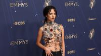 Jenna Ortega di Emmy Awards 2025. (dok. Patrick T. Fallon / AFP)