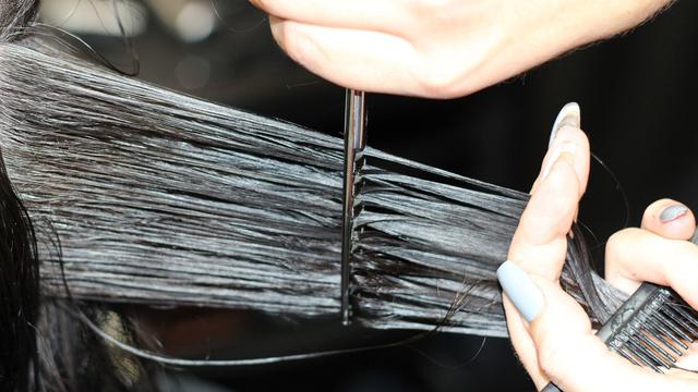 Ilustrasi Potong Rambut