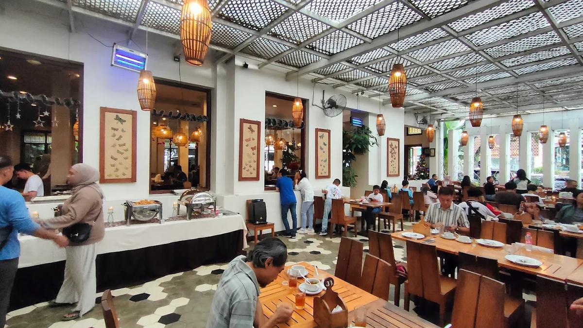 8 Tempat Makan Nyaman untuk Keluarga di Bandung, Wajib Masuk Daftar Kuliner Anda