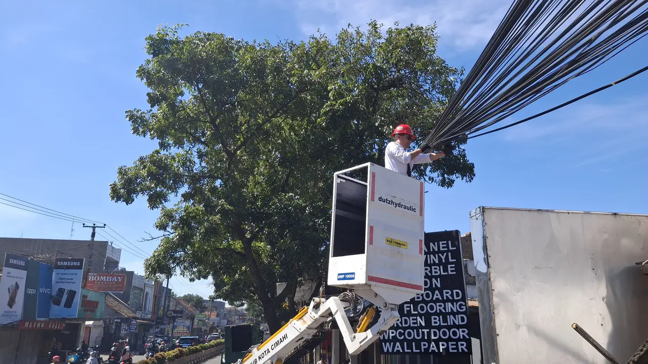 penataan kabel udara