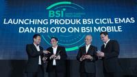 (Ki-Ka) SEVP Consumer Banking PT Bank Syariah Indonesia Tbk (BSI) Wawan Setiawan, Direktur Sales & Distribution BSI Anton Sukarna, Direktur Retail Banking BSI Ngatari dan SEVP Digital Banking BSI Saut Parulian Saragih berbincang pada peresmian fitur pembiayaan BSI Cicil Emas dan BSI OTO di BSI Mobile, Jakarta (07/02/2023). (Liputan6.com/HO)