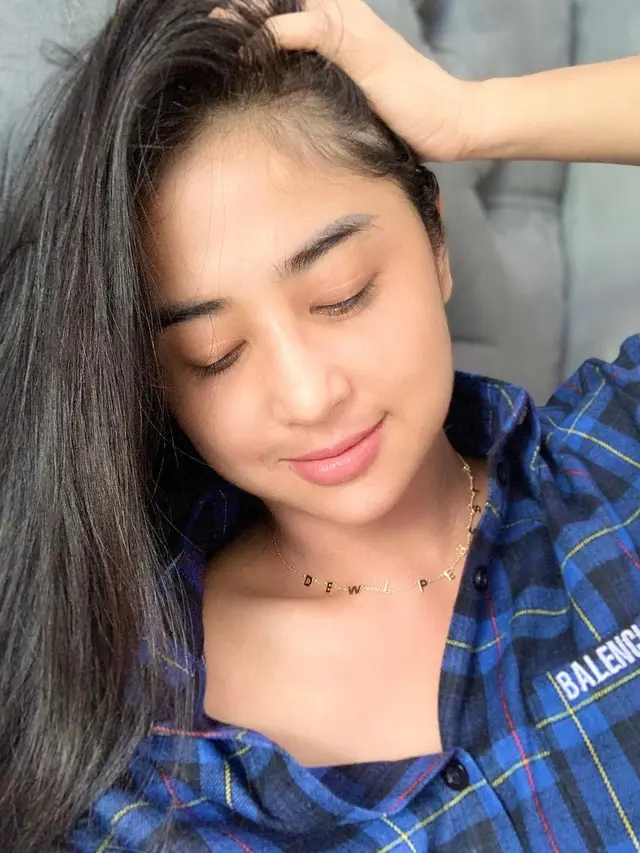 5 Potret Terbaru Dewi Perssik Sembuh dari Covid-19, Sudah Kembali Syuting