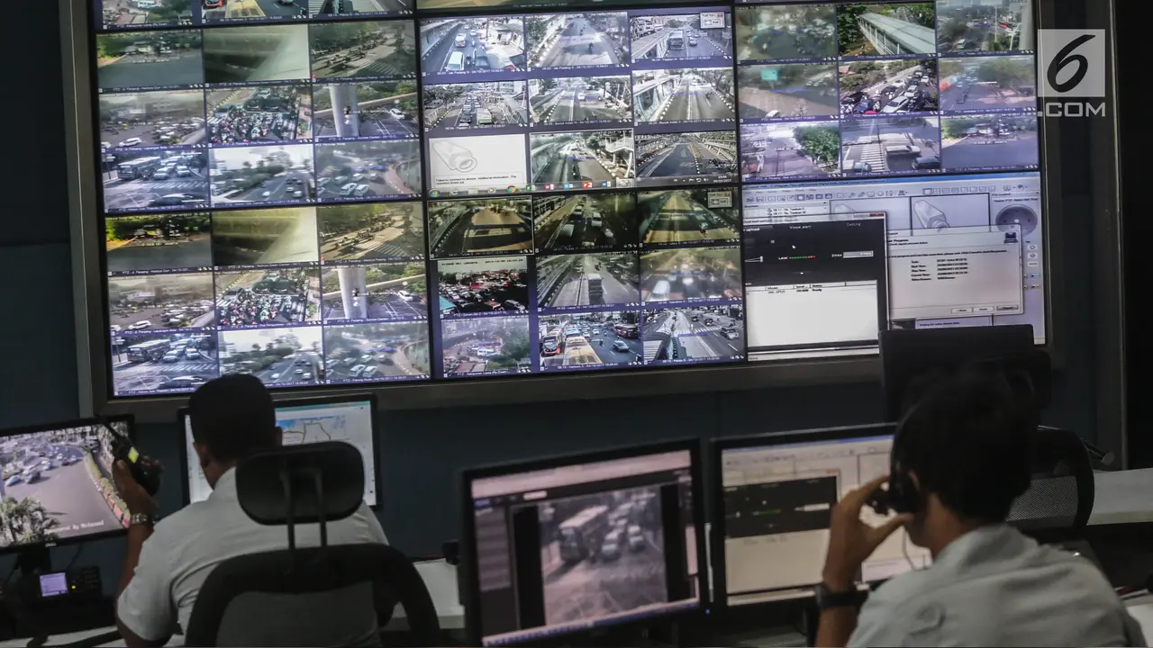 Lalu Lintas Jakarta Dipantau CCTV Berpengeras Suara