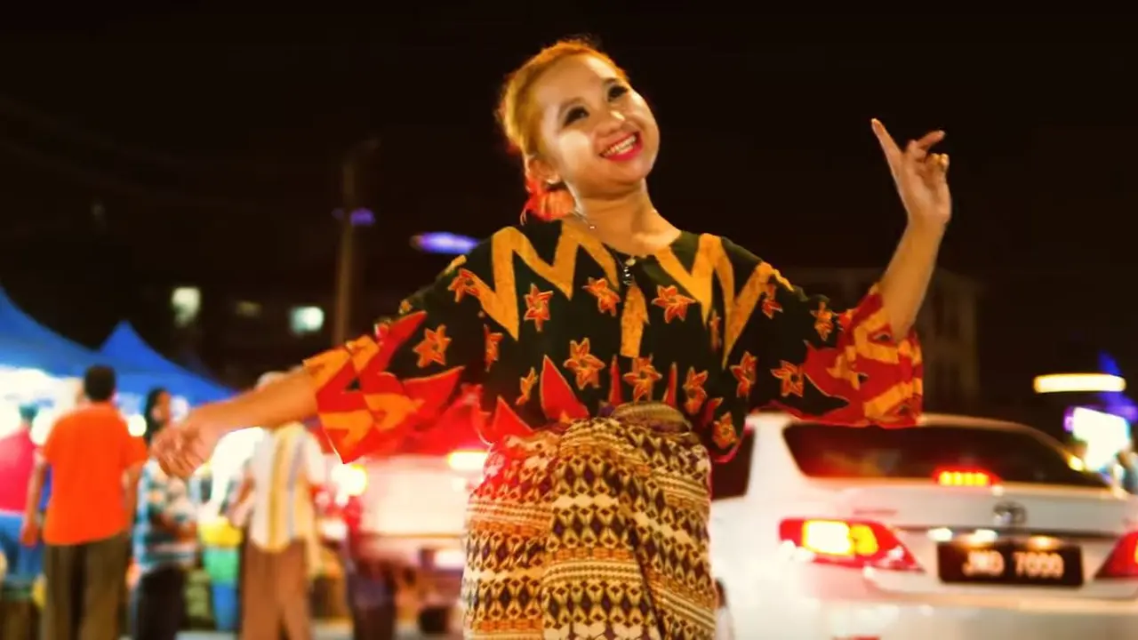 Upiak Isil, Penyanyi Tak Tun Tuang